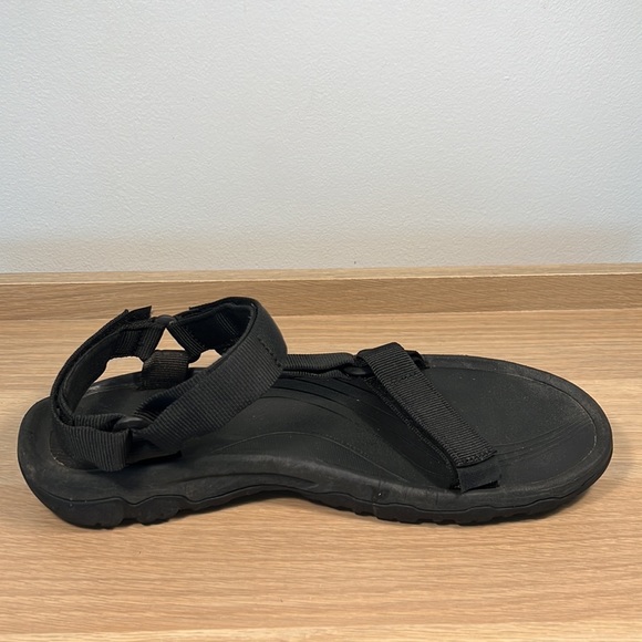 Gently worn Teva black velcro sandals size 13 NO box - Picture 7 of 10